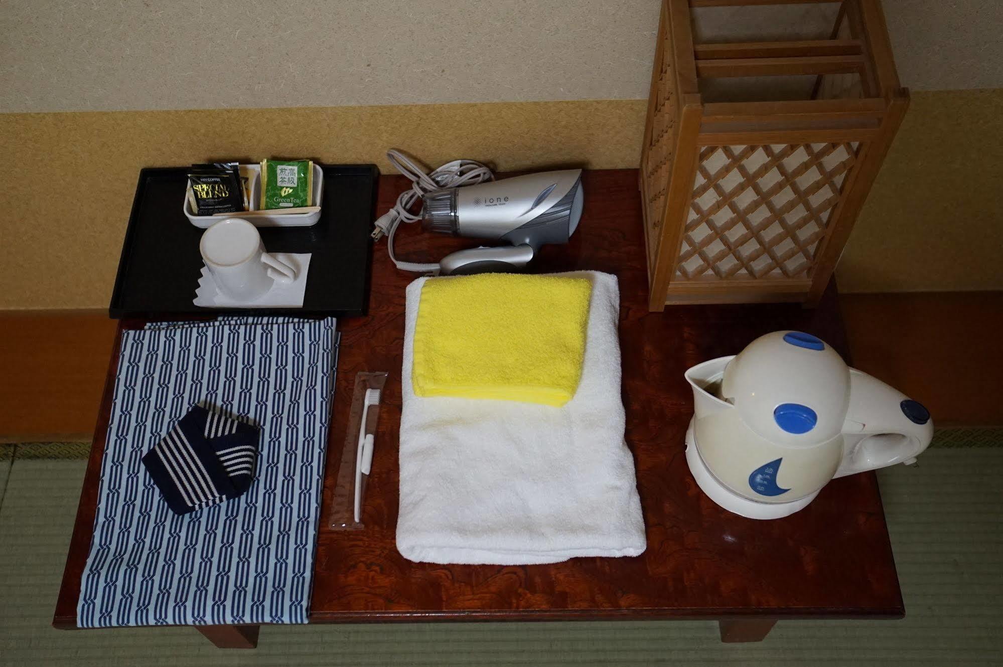 Annex Katsutaro Ryokan Tokyo Luaran gambar