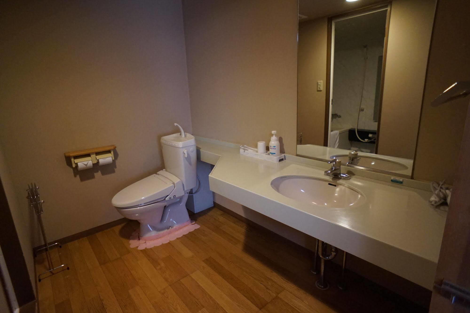 Annex Katsutaro Ryokan Tokyo Luaran gambar