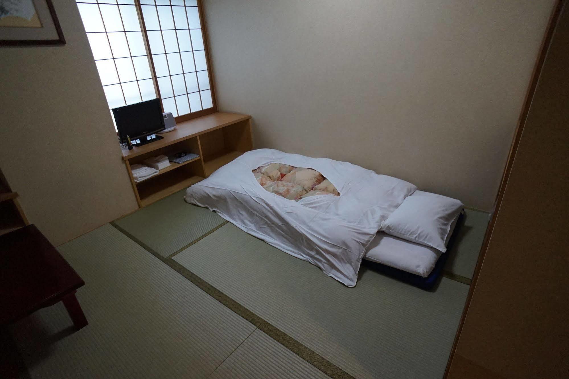 Annex Katsutaro Ryokan Tokyo Luaran gambar