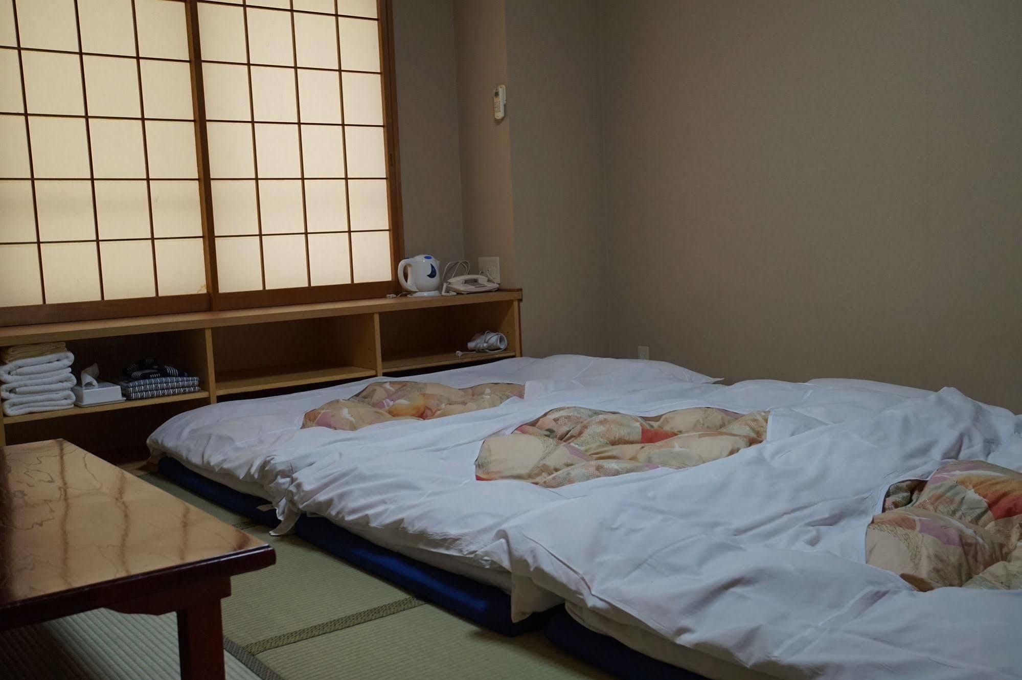 Annex Katsutaro Ryokan Tokyo Luaran gambar